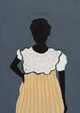 Menina Preta de Vestido Plissado